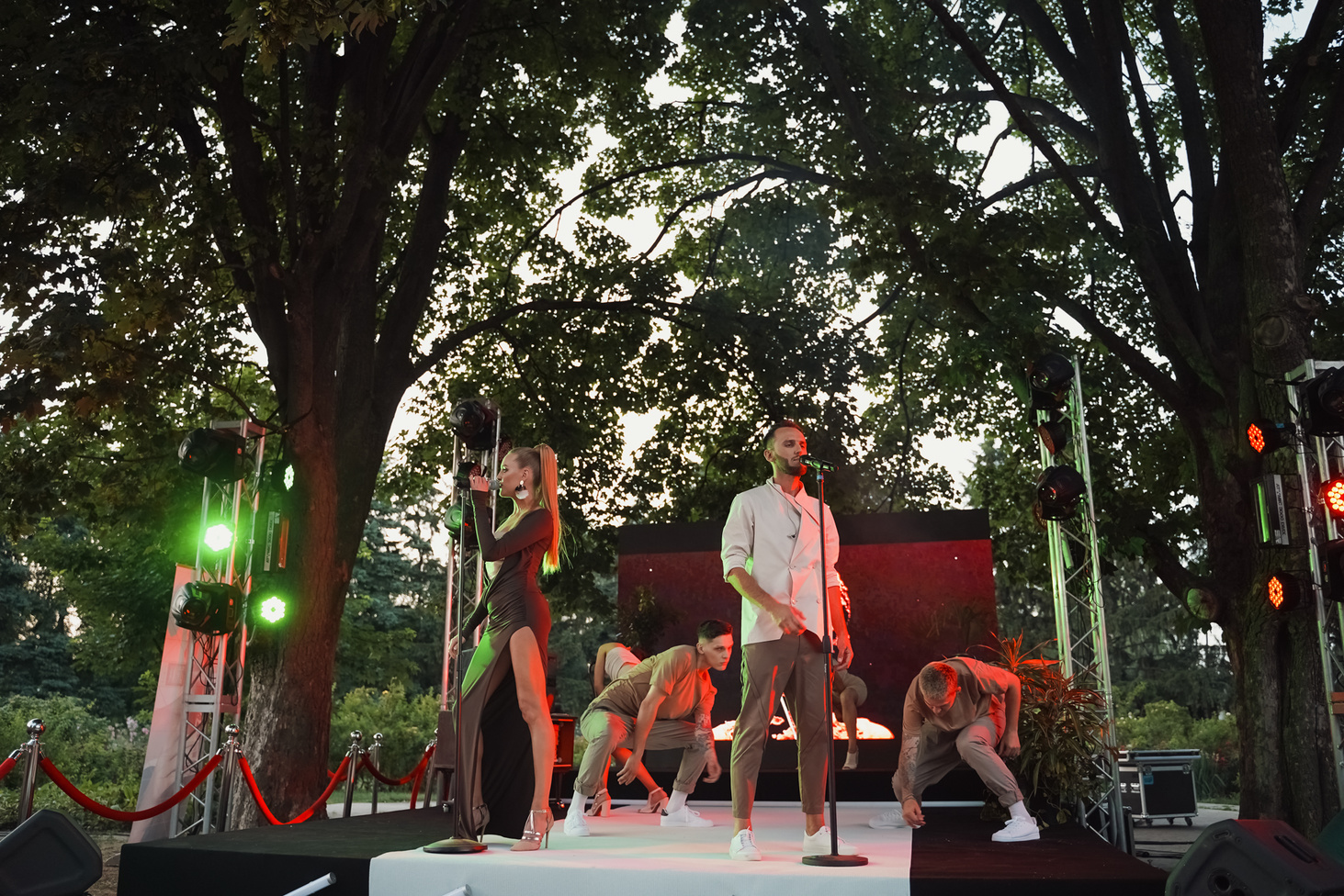 Киевская Точка G: On I Ona впервые создали иммерсивное шоу в ботсаду