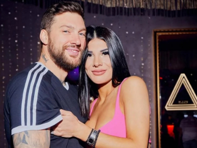 Ексдружина Кензова заявила, що він одружився і планує отримати нове громадянство