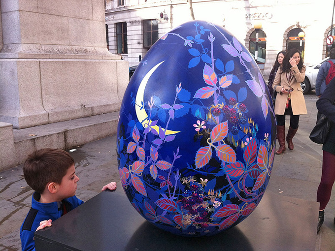 Поиски пасхальных яиц в Лондоне