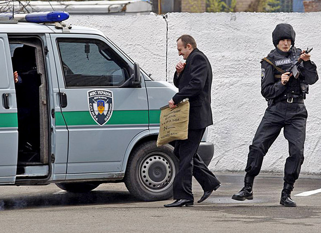 Автомобіль