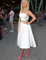 Новая волна 2013: платья звезд