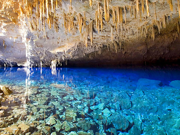 Пещера голубого озера в Бразилии