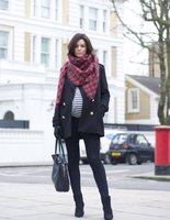  Как носить объемный шарф: street-style примеры