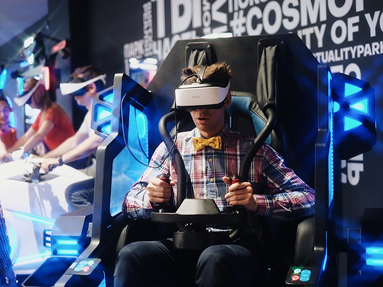 В Киеве прошла селебритиз-презентация игры RevolVR "Дикий запад"