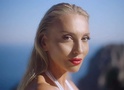 Полякова оголила сідниці в білому купальнику на Капрі