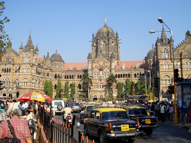 Достопримечательности Мумбаи: улица Дадабхаджи Наороджи