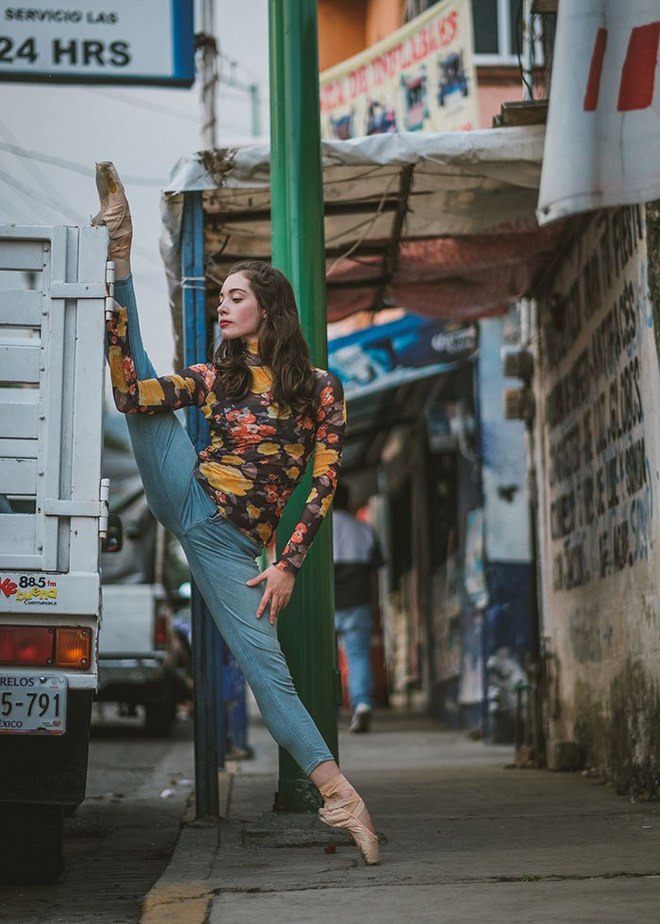 Танцоры на улицах Мексики и Кубы