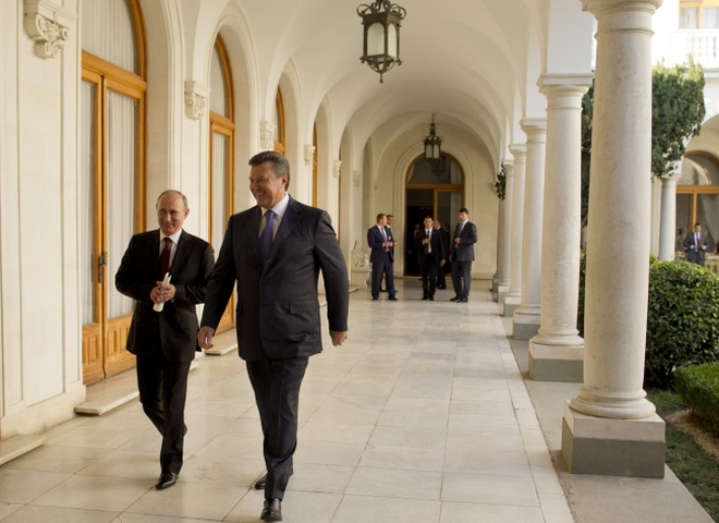 Путин и Янукович поделили моря