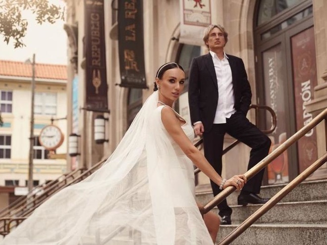 Вікторія Варлей відзначила першу річницю весілля з чоловіком – романтичні фото