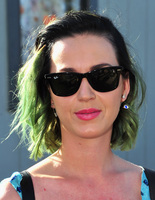 Зірки з кольоровим волоссям