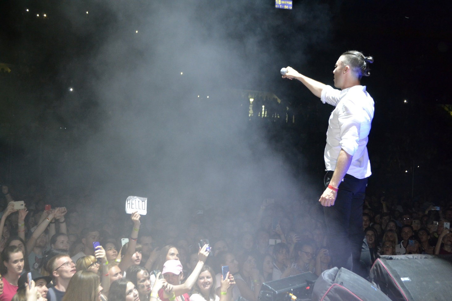 Антитіла в стадионном туре Hello