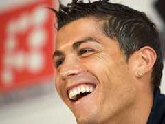 Роналду стал лицом Armani