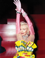 Легенди кіно у трендових вбраннях