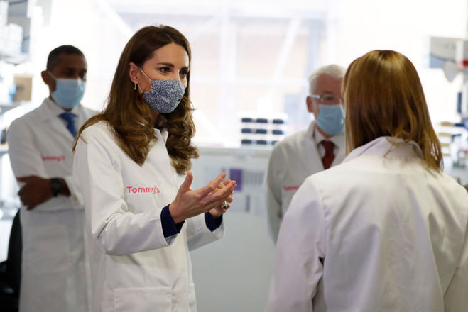 Кейт Миддлтон посетила лабораторию