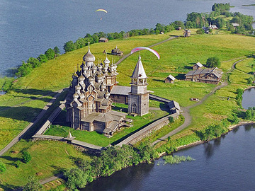 Преображенская церковь на острове Кижи (Россия)