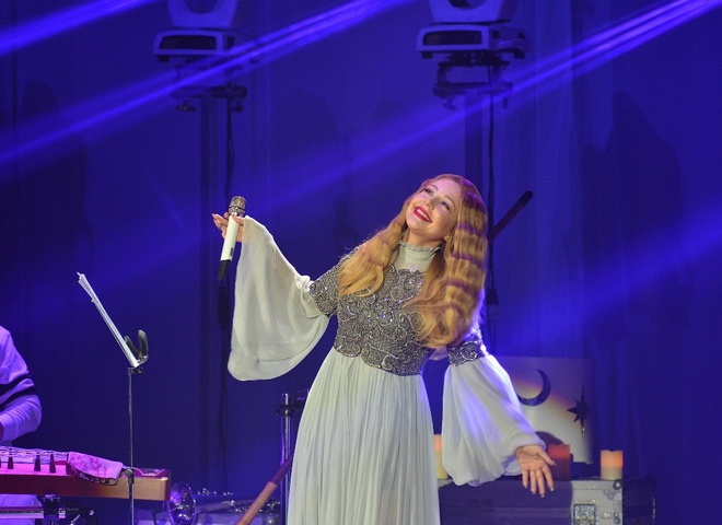 Тина Кароль