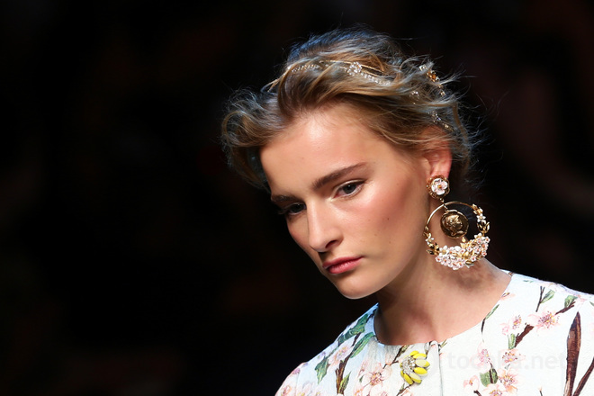 Прически для длинных волос в стиле Dolce&Gabbana