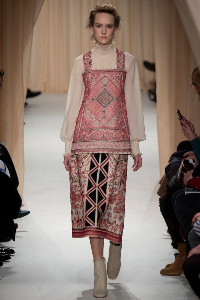 Вышиванка Haute Couture: показ весенней коллекции Valentino