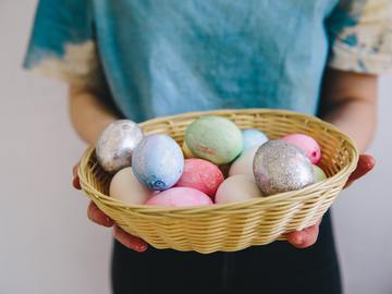 Як пофарбувати яйця на Великдень