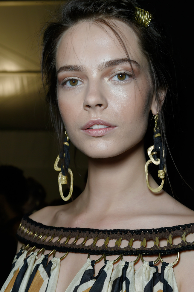 8-бьюти-приемов, которые нравятся мужчинам: растрепанные волосы