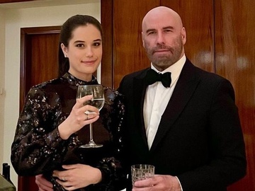 Джон Траволта відсвяткував 23-річчя дочки в Діснейленді — відео