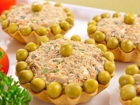 Тарталетки с салатом из куриной печени Тарталетки с салатом из куриной печени