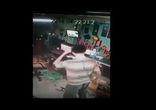 Поставил на зарядку телефон)