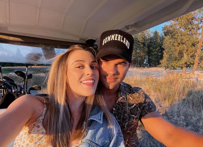 Тейлор Лотнер і Тейлор Доум