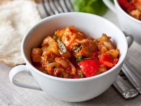 Курица в овощном рагу