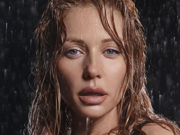 "Груди як у борделі": Тіна Кароль здивувала публіку пікантним відео