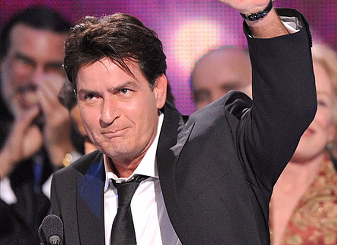 Чарли Шин предъявил иск на $ 100 млн