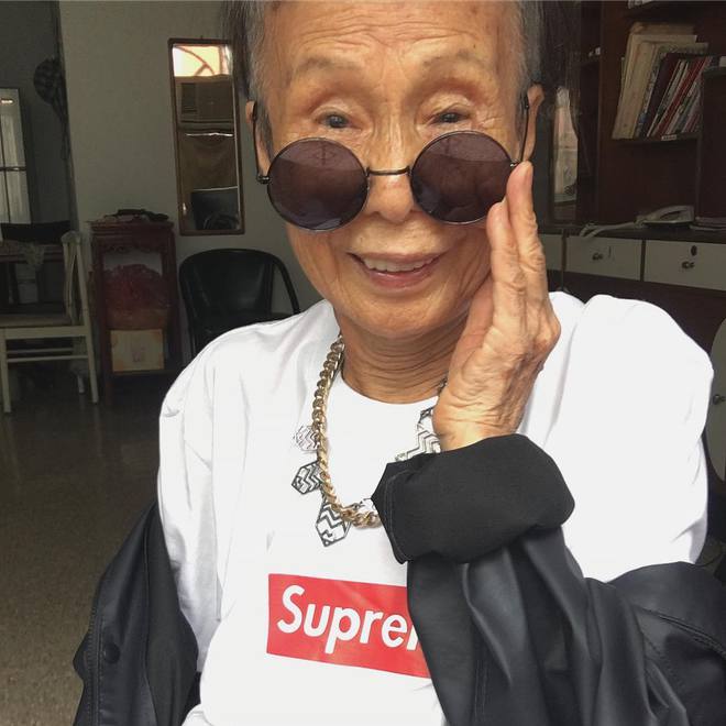 Стильная 88-летняя бабушка Moon lin стала новой звездой  инстаграма