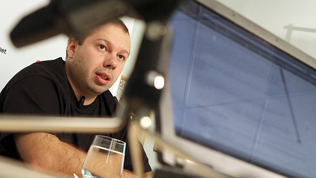 Денис Олейников