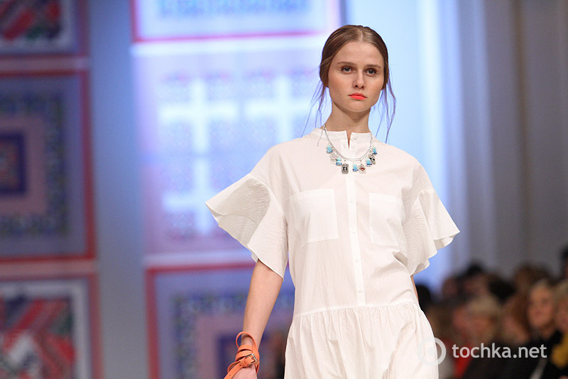 Показ POUSTOVIT 