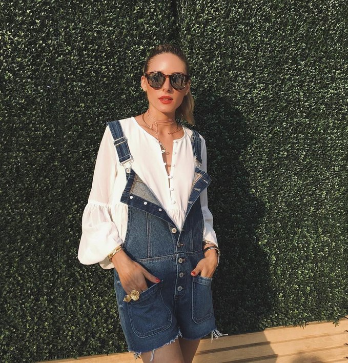 С чем носить джинсовый комбинезон: стильный образ Оливии Палермо