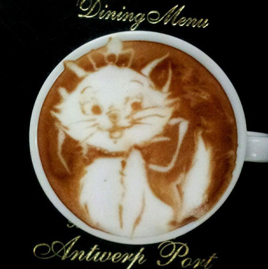 Невероятные объемные рисунки на кофе-латте