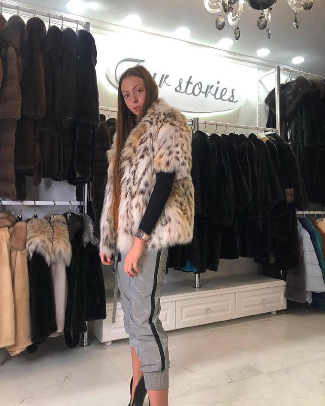 Маша Полякова в шубе