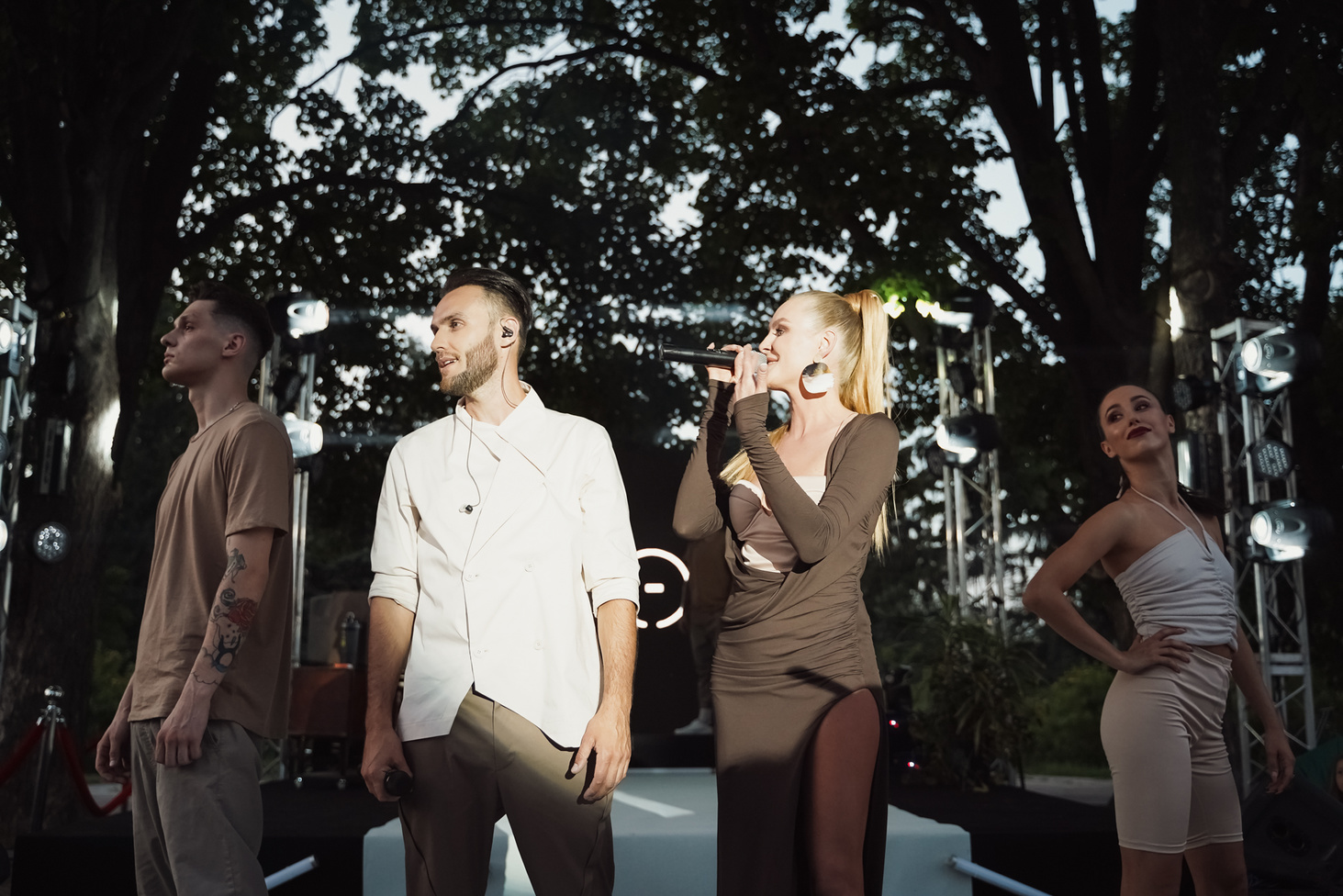 Киевская Точка G: On I Ona впервые создали иммерсивное шоу в ботсаду