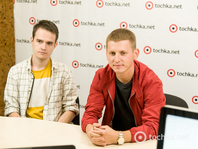 Brunettes Shoot Blondes