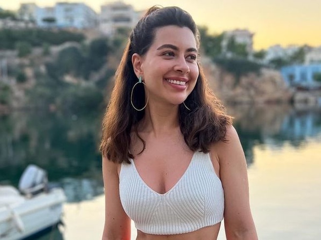 Раміна Есхакзай показала фото в купальнику та розсекретила параметри своєї фігури після схуднення