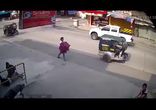 Нападение средь бела дня!