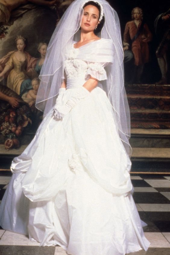 8 культовых свадебных платьев из сериалов и кино