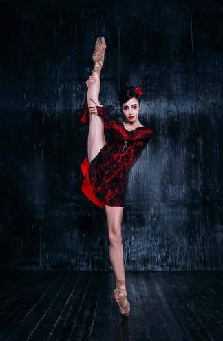 Солист группы Kazaky станцует в легендарном балете "Кармен-сюита"