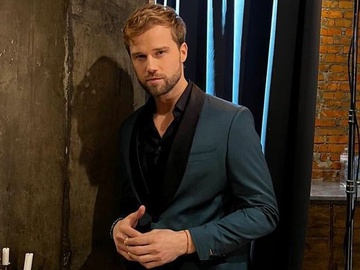 «Холостяк» Алекс Топольський більше не приховує обличчя своєї нової дівчини