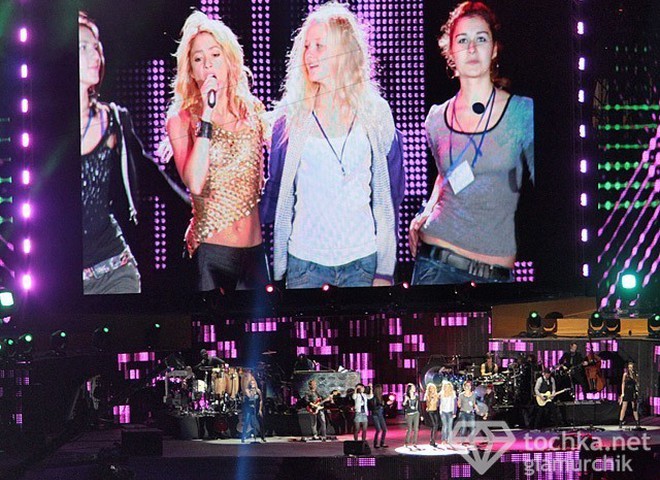 Шакіра з українками