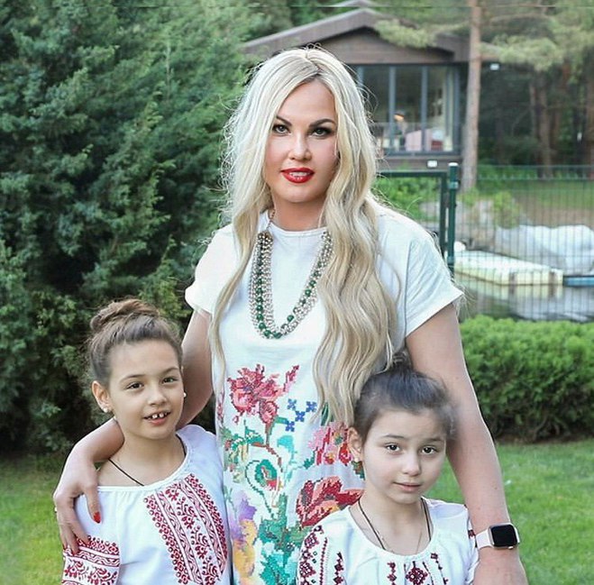 День вышиванки: все виды традиционных орнаментов в нарядах украинских звезд