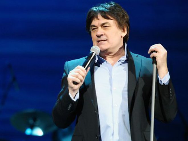 Александр Серов