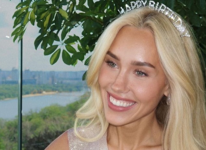 Море квітів та 2 кг раків: Даша Квіткова показала, як відсвяткувала 28-річчя