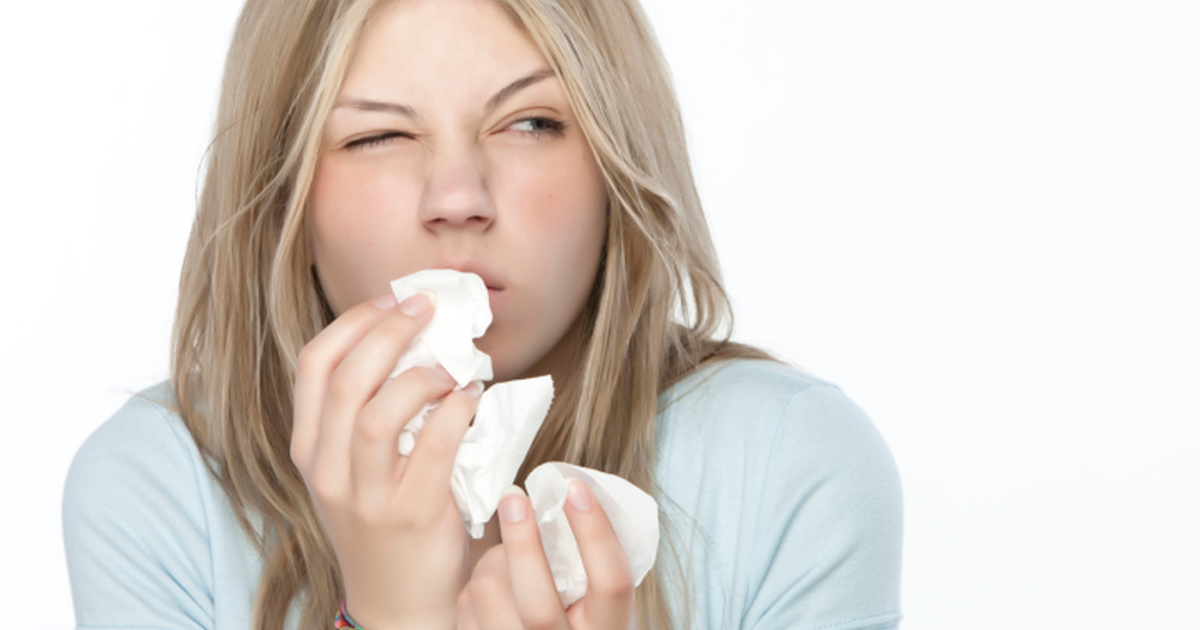 Простуда за ночь. Девушка с аллергией домашних условиях. Простуда за 5 минут. Несколько способов заболеть. Топ 10 способов заболеть.