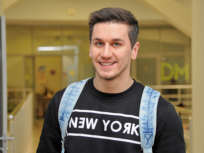 Олег Татаринов